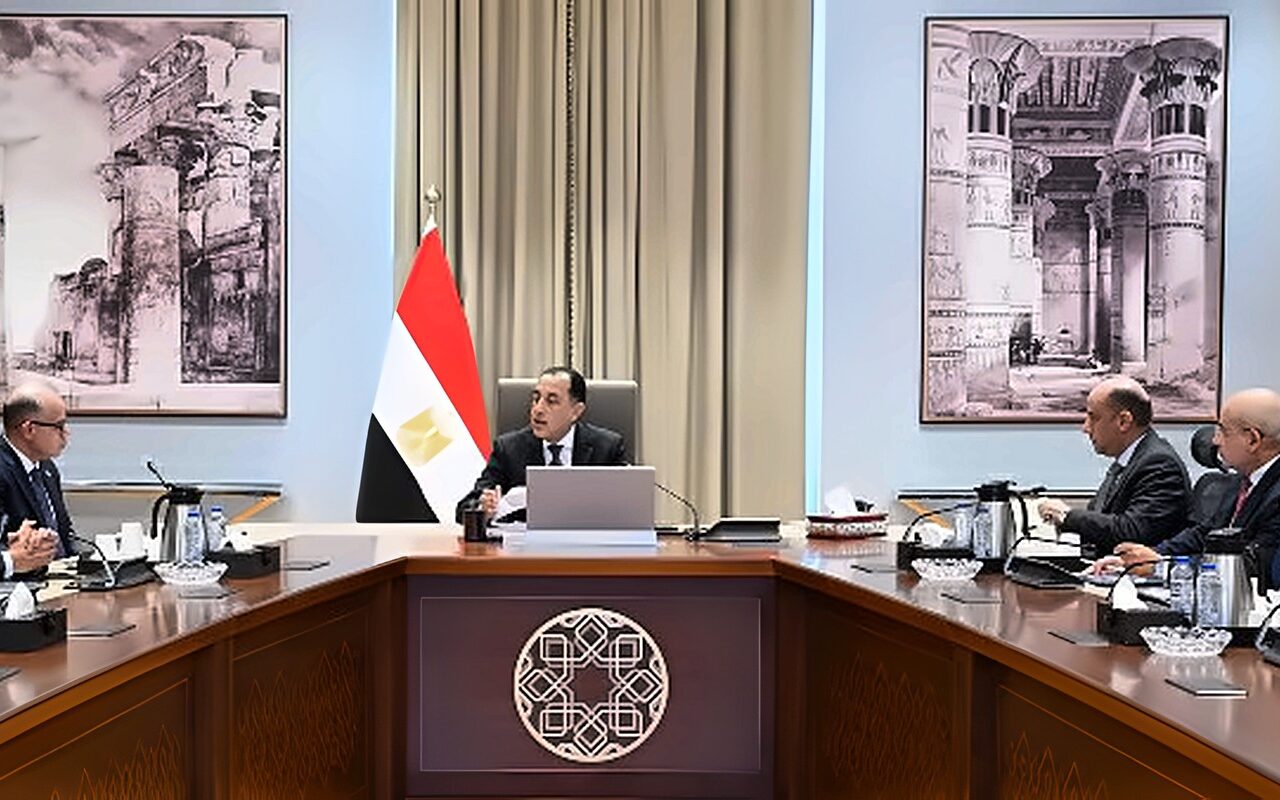 رئيس الوزراء يتابع تحضيرات منتدى مصر 2026 لمناقشة الاستثمار المنتج والصناعة وفرص العمل