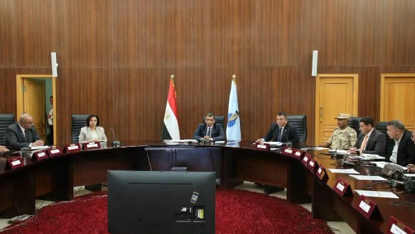 مدرسة داخل كرفان..  تفاصيل تربع مواطن بالبحر الأحمر لحل أزمة التعليم في «أبو محاميد»