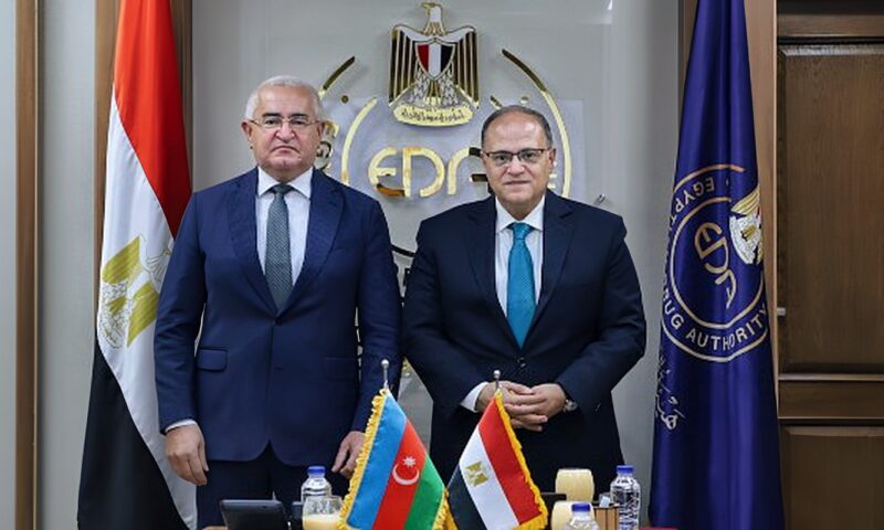 رئيس هيئة الدواء يبحث مع سفير أذربيجان بالقاهرة تعزيز التعاون الدوائي