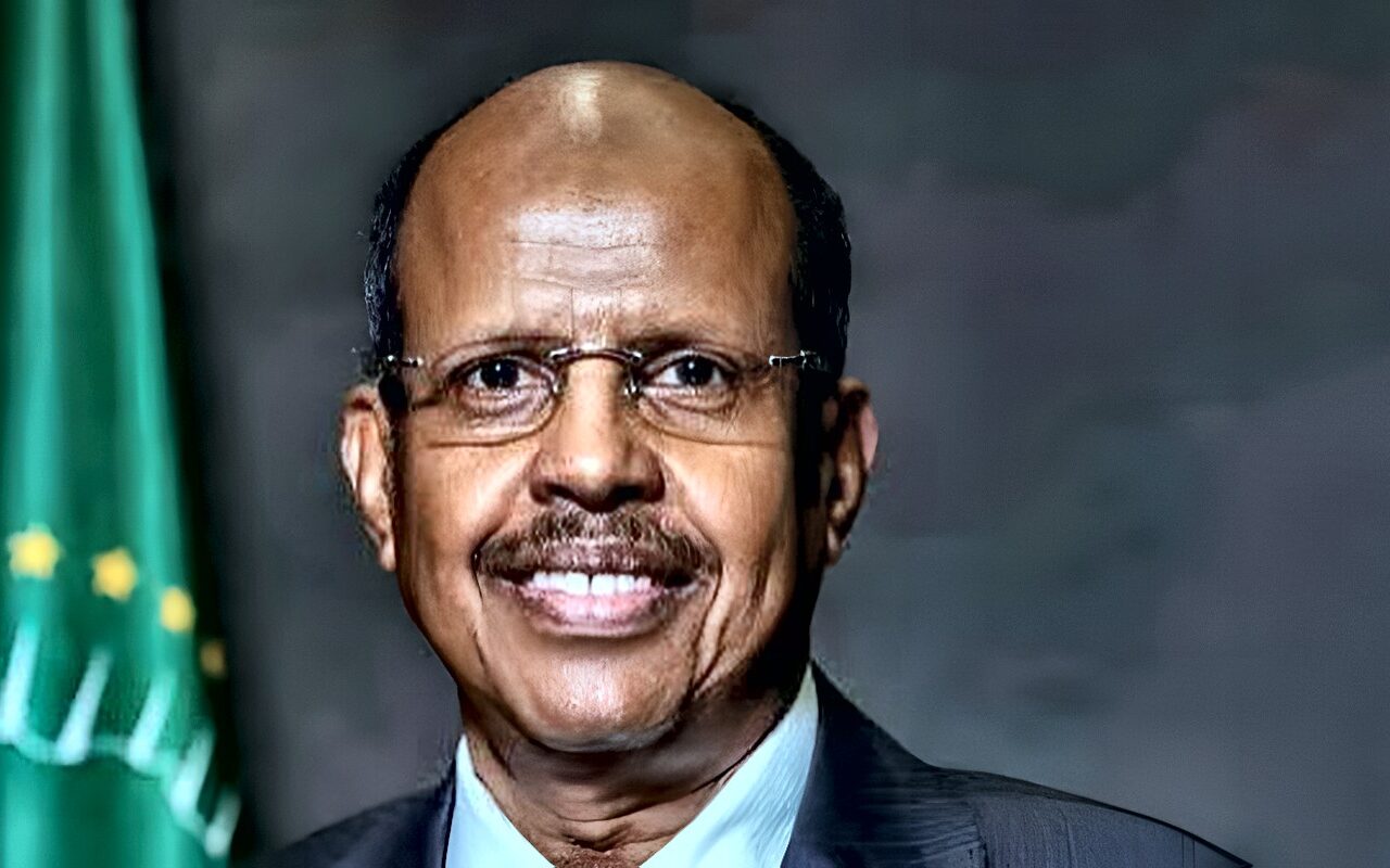 رئيس مفوضية الاتحاد الإفريقي يبحث مع كندا ومنظمة التعاون الاقتصادي تمويل التنمية وحشد الاستثمارات بالقارة