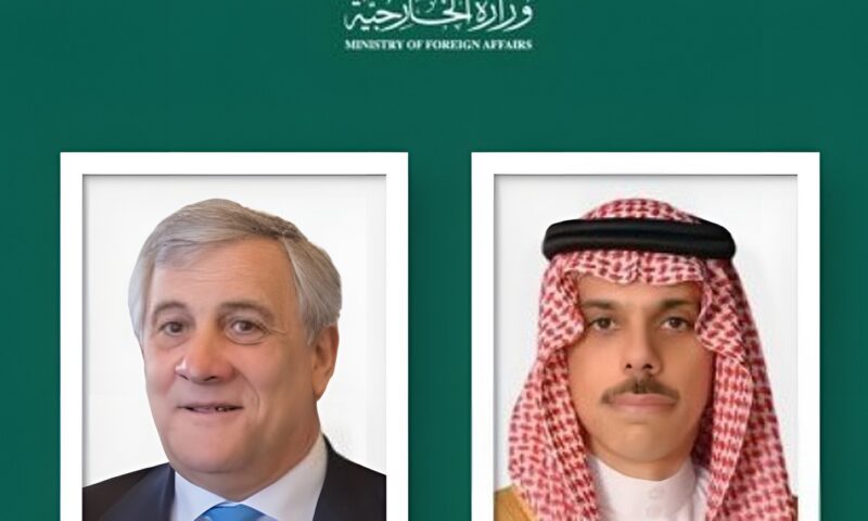 وزيرا خارجية السعودية وإيطاليا يبحثان أمن الملاحة بمضيقي هرمز وباب المندب.. وروما تدين الهجمات على المملكة
