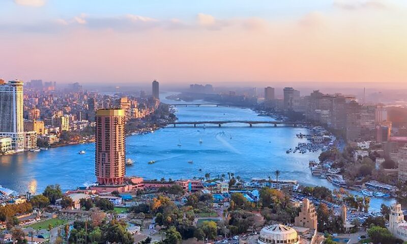 البنك الدولي: مصر تحافظ على جاذبيتها الاستثمارية بمستويات معتدلة خلال السنوات الثلاث المقبلة