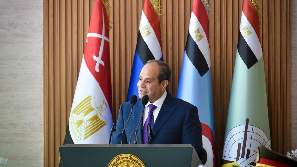 الرئيس السيسي: حماية الوطن مسؤولية مشتركة تبدأ من الأسرة