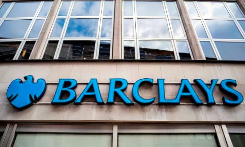 بنك إنجلترا يفحص شبهات بتقليل مخاطر قروض لدى «باركليز».. وأسهم البنك تتراجع 2.6%