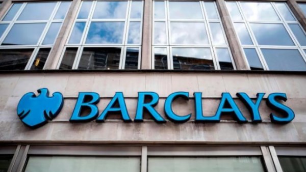 بنك إنجلترا يفحص شبهات بتقليل مخاطر قروض لدى «باركليز».. وأسهم البنك تتراجع 2.6%