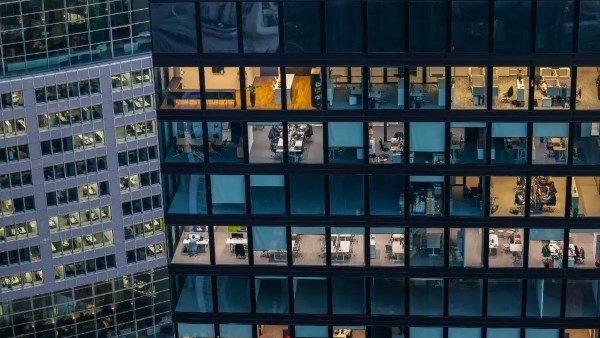 مسودة للاتحاد الأوروبي تفرض ضوابط جديدة على نقل مخاطر القروض بين البنوك وشركات التأمين