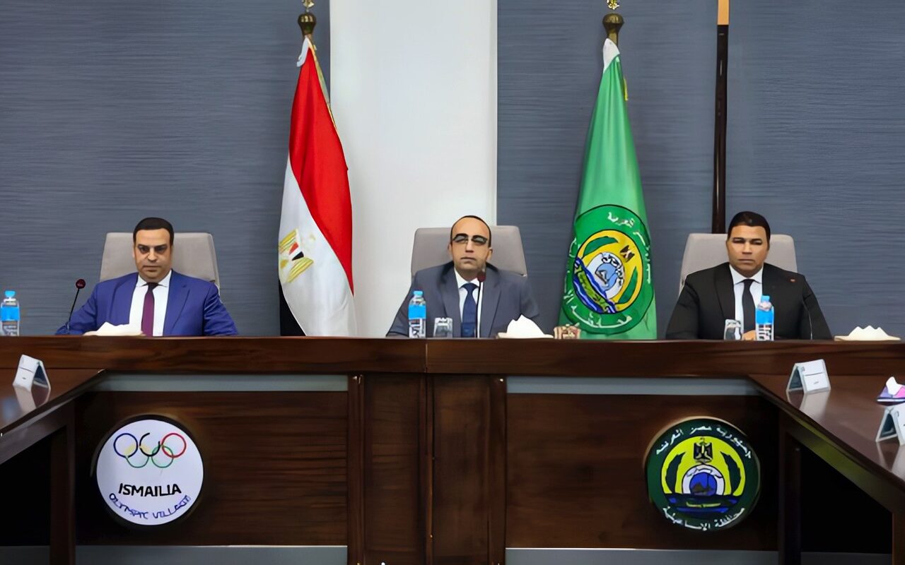 محافظ الإسماعيلية: الدولة تولي اهتمامًا كبيرًا بدعم المشروعات الخضراء الذكية