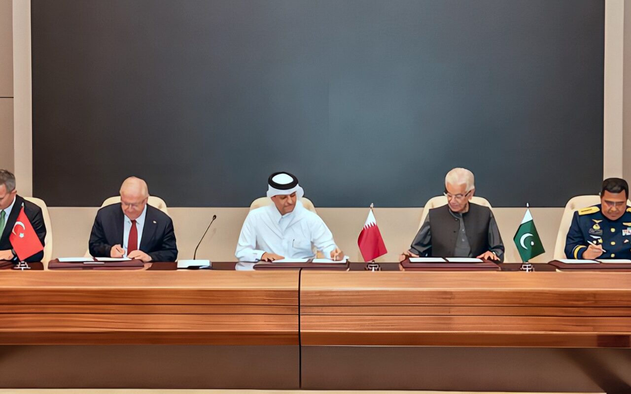 توقيع مذكرة تفاهم «بدر» للتعاون في الصناعات الدفاعية بين قطر وإندونيسيا وباكستان وتركيا