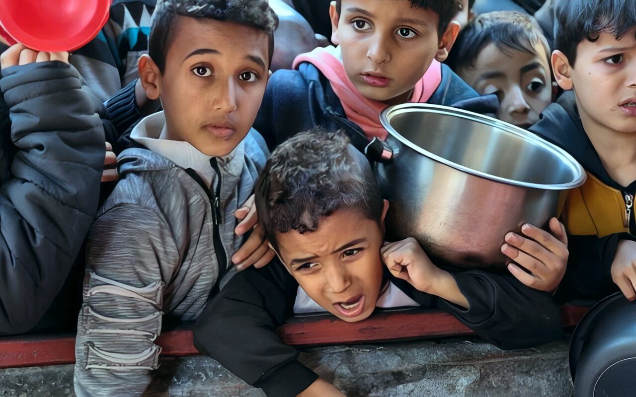 متحدث اللجنة المصرية بـ غزة: جهود مكثفة لإيصال الدقيق والمساعدات الإنسانية لأهالي القطاع