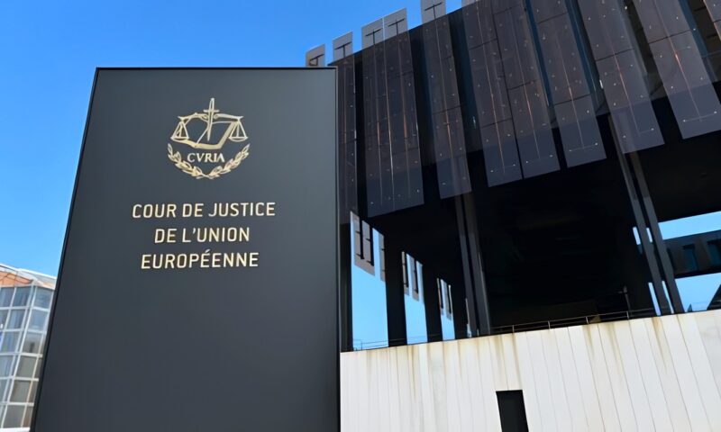 محكمة العدل الأوروبية تدين التشريعات التشيكية والمجرية بشأن حرمان المشتبه بهم من التمثيل القانوني