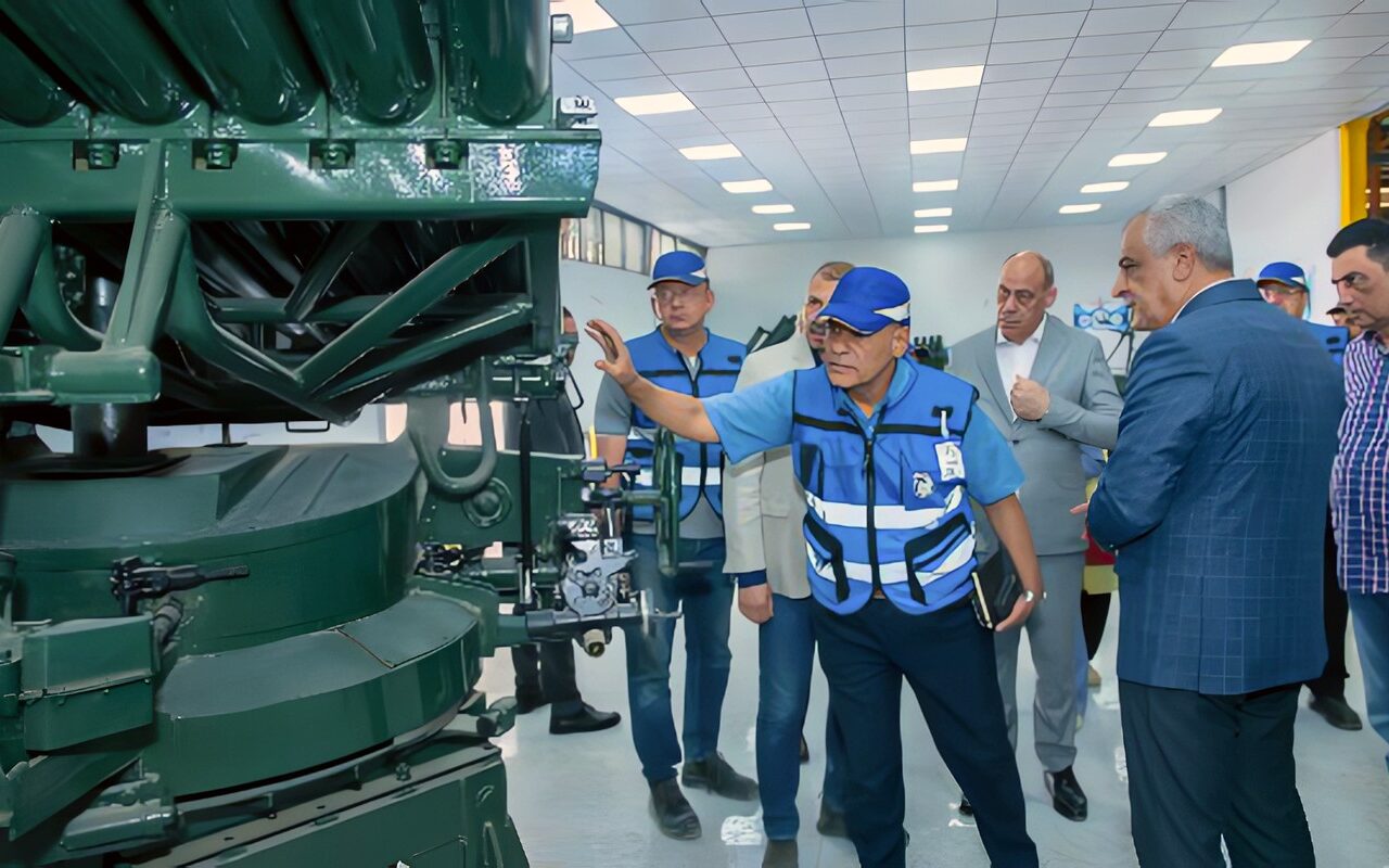 وزير الإنتاج الحربي يؤكد ضرورة تأمين احتياجات الإنتاج من الخامات المختلفة