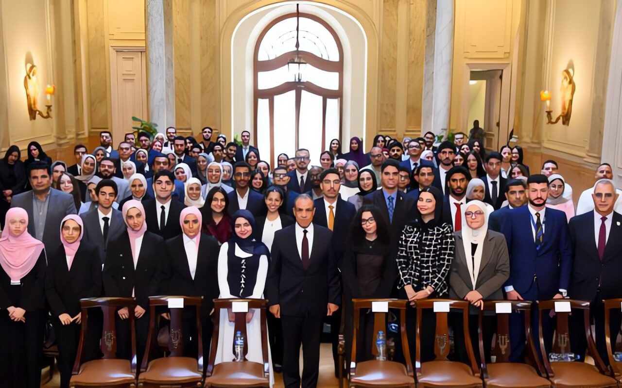 وزير الخارجية: الطلاب المتفوقين ثروة قومية وركيزة أساسية في بناء المستقبل
