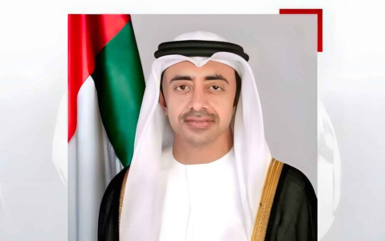 وزير خارجية الإمارات يبحث مع نظرائه من أوزبكستان وكازاخستان وأستراليا ولاتفيا التطورات الراهنة بالمنطقة