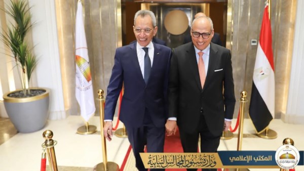 وزير شئون المجالس النيابية ورئيس مجلس الدولة يبحثان تبادل الخبرات القانونية والتشريعية