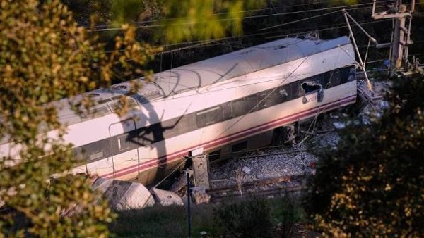 الرئيس القبرصي يعرب عن تعازيه لإسبانيا جراء حادث تصادم قطارين فائقي السرعة
