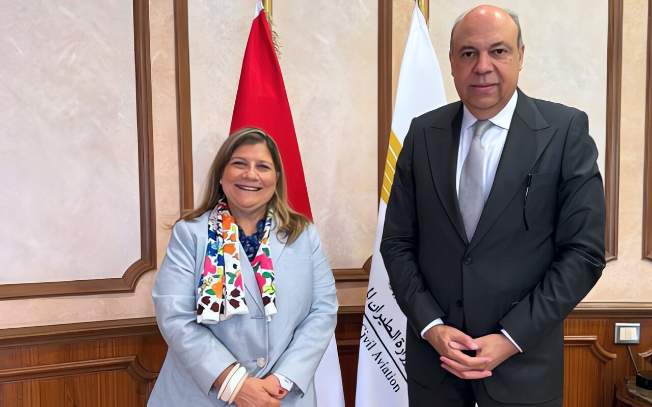 وزير الطيران المدني يبحث مع سفيرة البرتغال تعزيز الربط الجوي بين البلدين