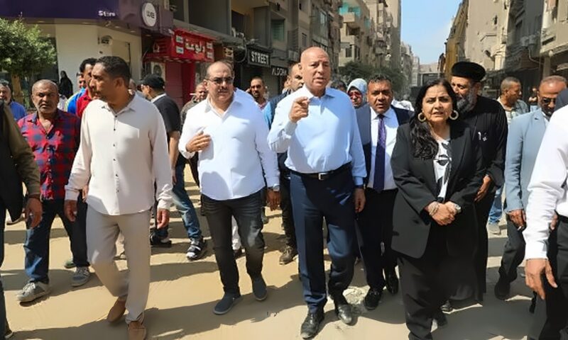 خلال جولة بعين شمس.. محافظ القاهرة يشدد على منع الانتظار الخاطئ وعودة الإشغالات