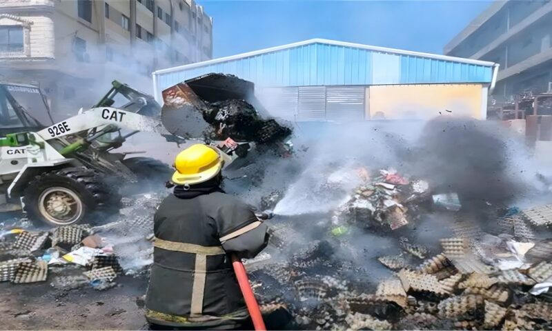 محافظ المنوفية: 10 سيارات إطفاء للسيطرة على حريق تشوينات مصنع كرتون