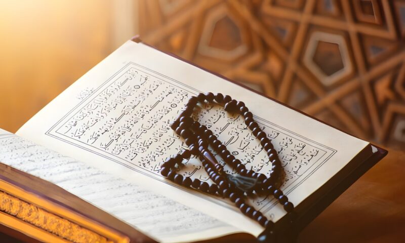هل يجوز قراءة حزب البحر وسورة يس لشفاء المريض؟