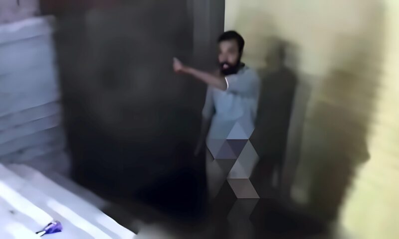 وقف أمام الجثة رافضا إنقاذه، شاب يقتل عمه أمام الأهالي في قرية أبو داود بالدقهلية