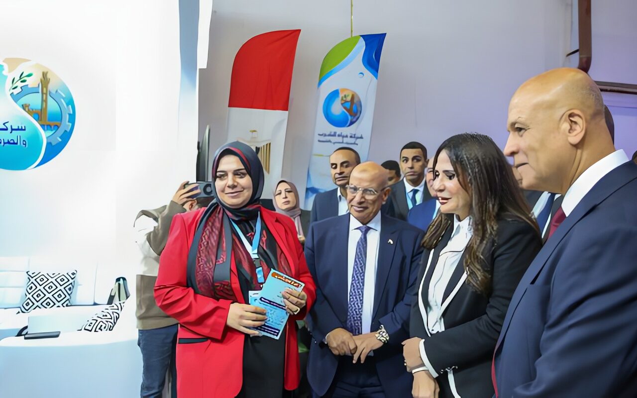 وزيرة الإسكان تتفقد أجنحة المشاركين بالمؤتمر الدولي لتكنولوجيا المياه| صور