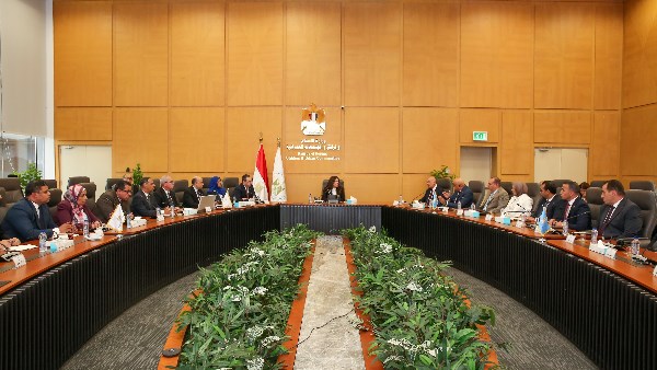 وزيرة الإسكان تتابع الموقف التنفيذي لمشروعات مدن مصر لإدارة الأصول والمرافق بالمدن الجديدة