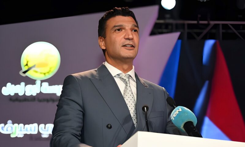 وزير الصناعة يسلم شهادات التخرج وعقود العمل لأول دفعة من مدرسة أبو زعبل للتكنولوجيا التطبيقية