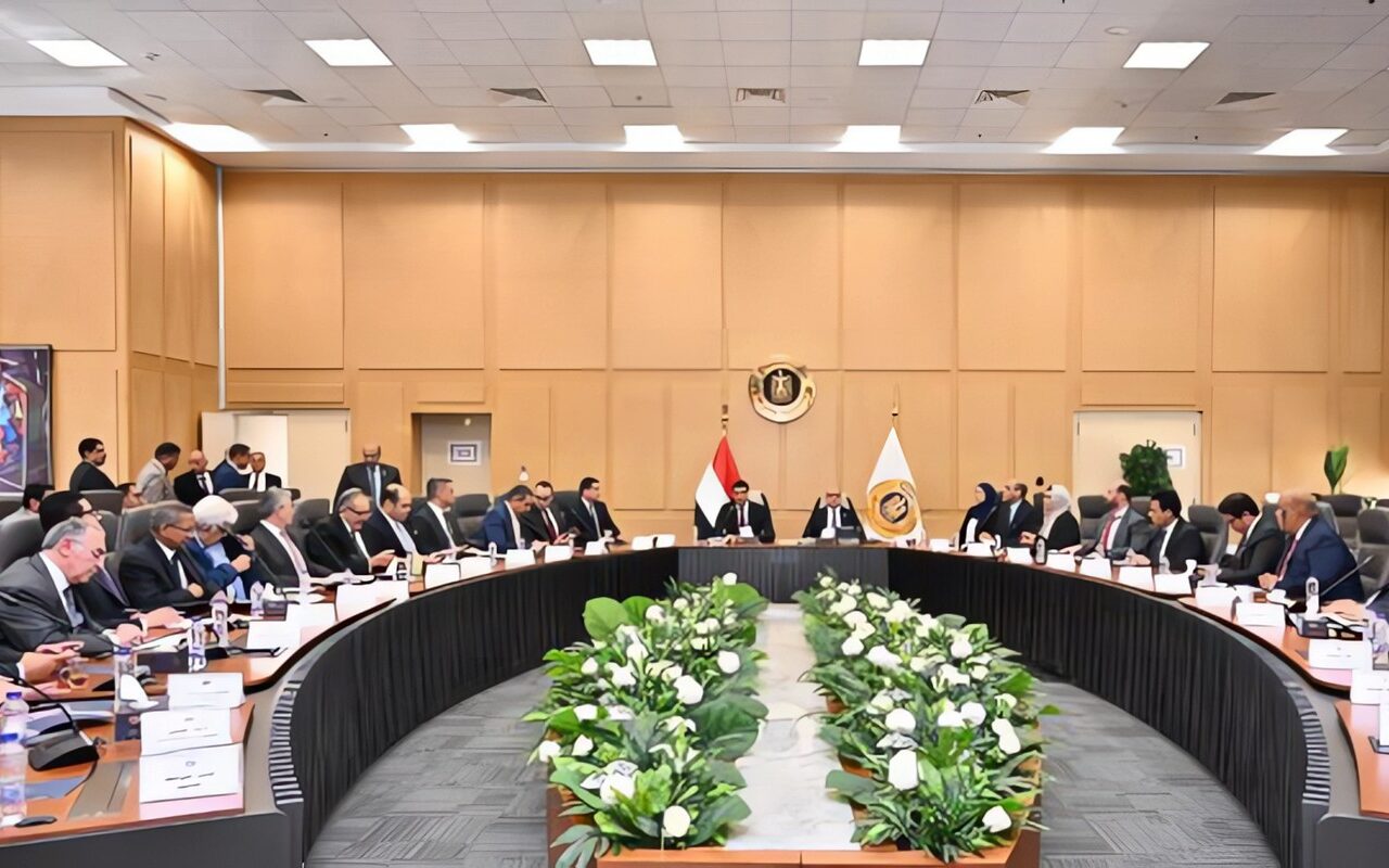 الحكومة تشكل لجنة دائمة لضبط سوق البيليت وضمان توافره بأسعار مناسبة