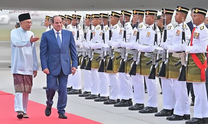 صفحة جديدة في العلاقات المصرية الماليزية، السيسي وأنور إبراهيم يبحثان تعزيز الشراكة الإستراتيجية وفتح آفاق جديدة أمام القطاع الخاص ومجتمع الأعمال