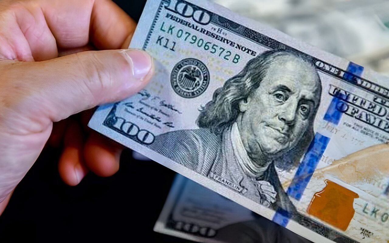 سعر الدولار في البنك الأهلي ومصر الآن
