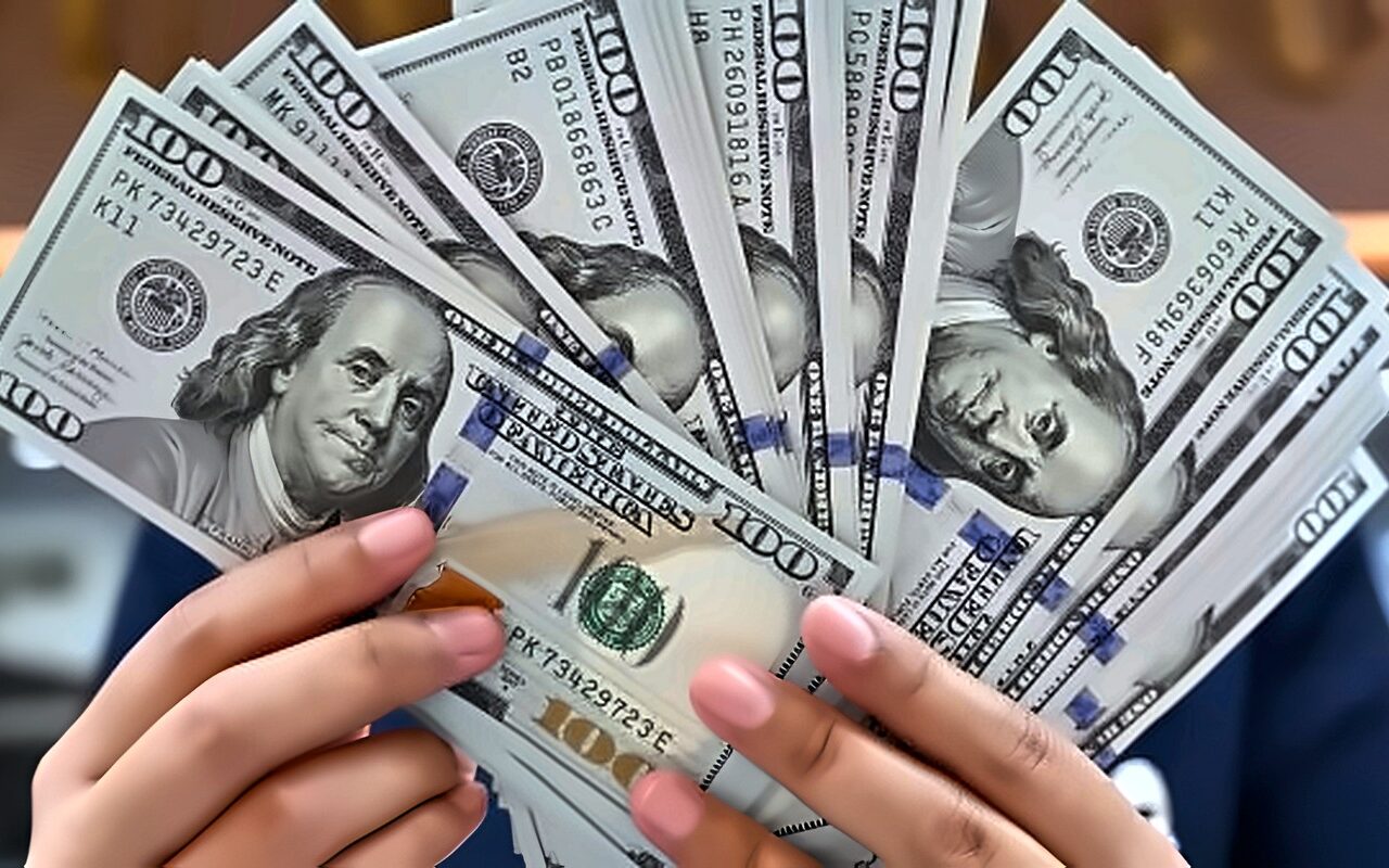 فوق الـ 52 جنيها.. سعر صرف الدولار اليوم الخميس