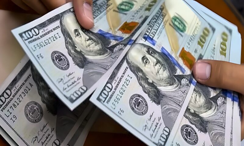 الدولار في بنكي مصر والأهلي الآن