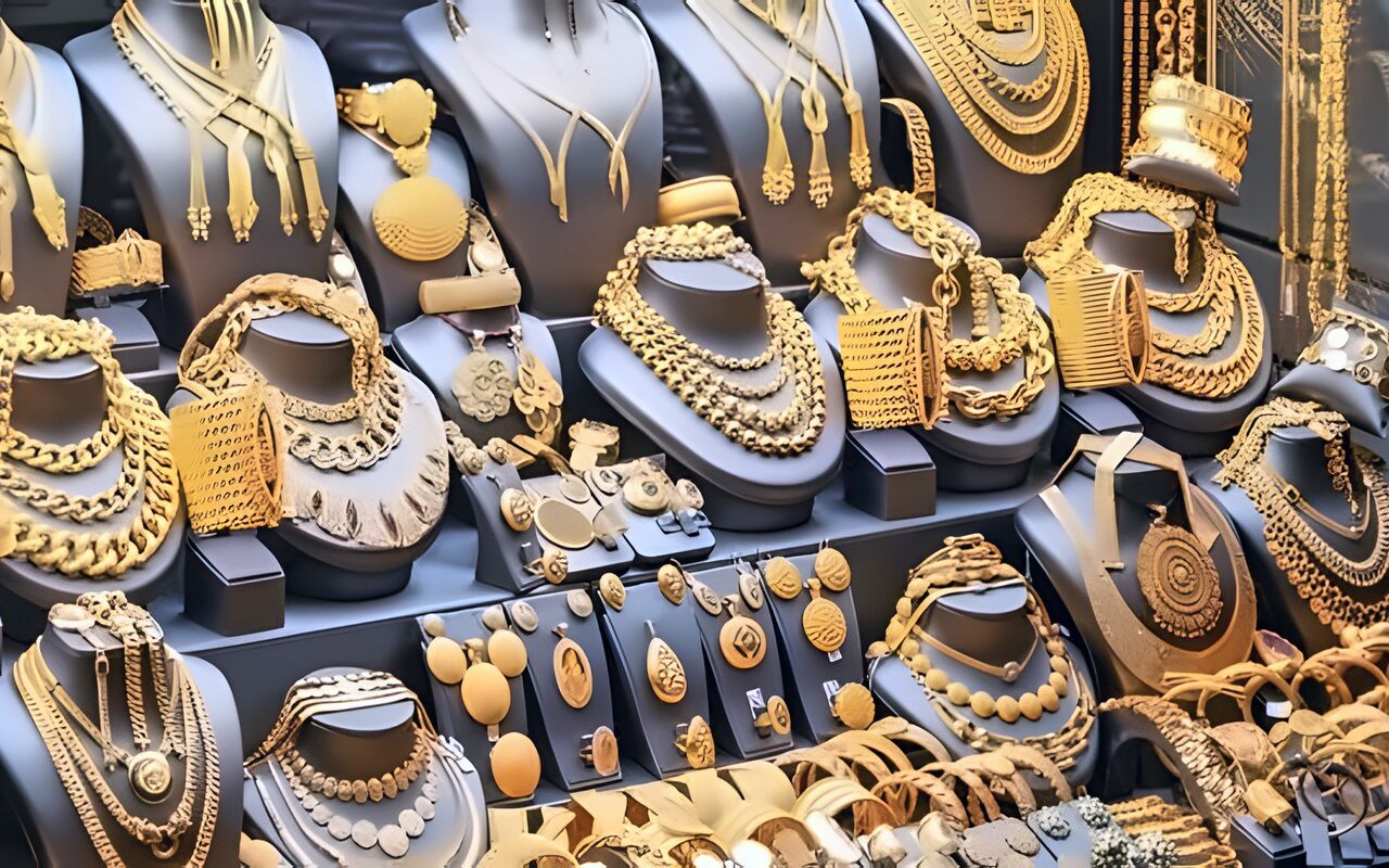 سعر الذهب في مصر مستهل التعاملات الصباحية يوم الجمعة 2-10-2026