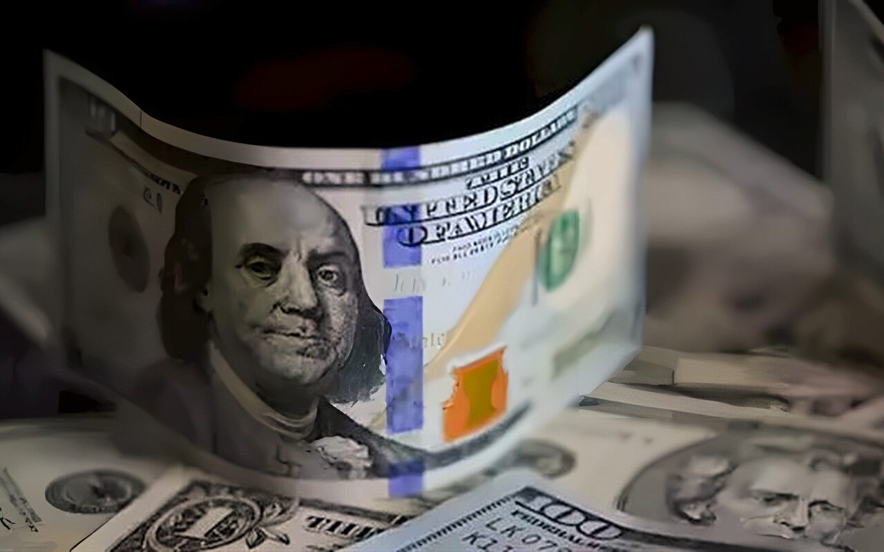 دون تغيير.. سعر أعلي دولار في البنوك الآن