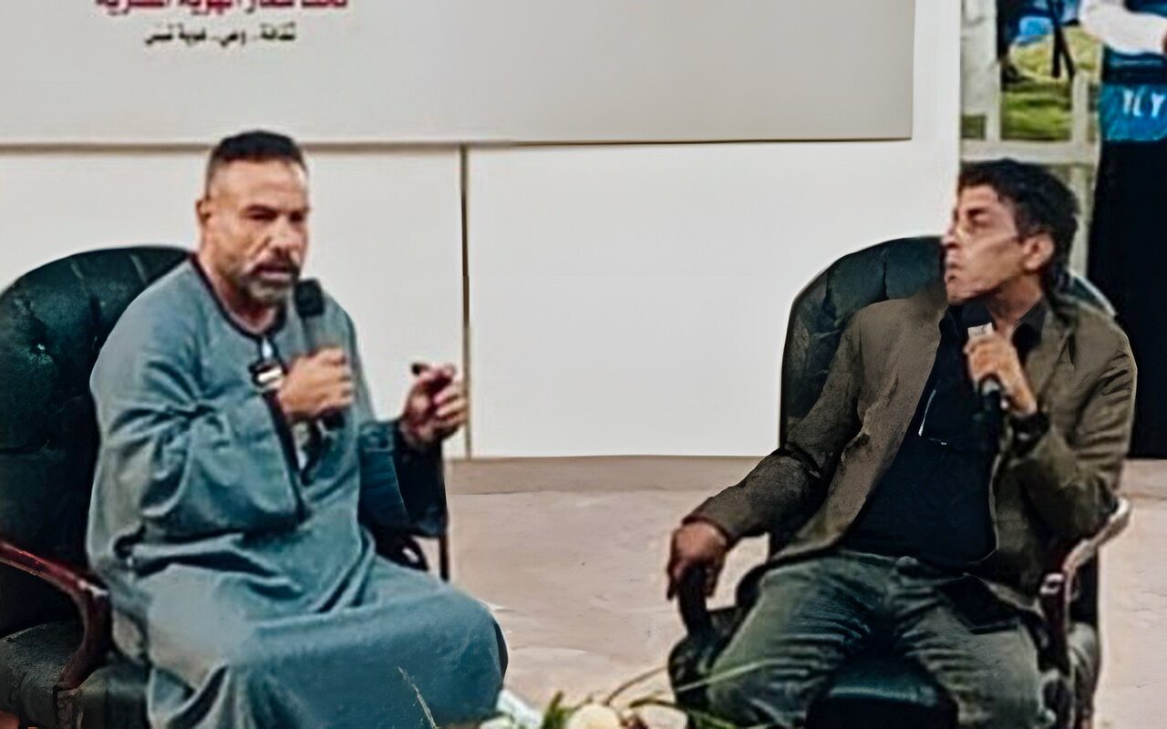 محمد خميس في معرض دمنهور للكتاب: مكتبة والدي صنعت وعيي.. والحكي مفتاح تقريب التاريخ من الأجيال الجديدة