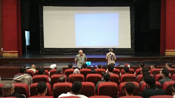 نشأة المسرح وشروط اختيار النص في أولى فعاليات ورشة “أسس الإخراج المسرحي” بالإسكندرية