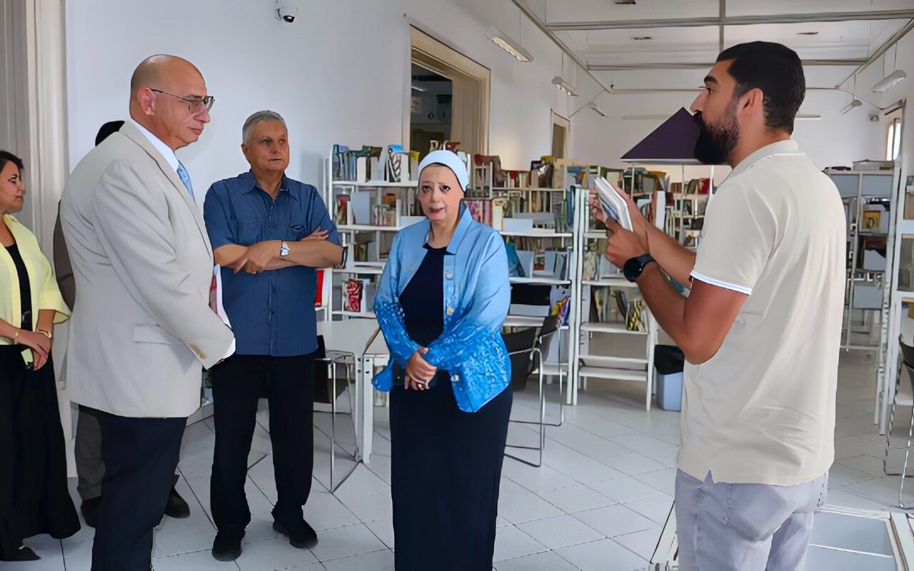 مساعد وزير الثقافة للتحول الرقمي يزور مكتبة مصر العامة الرئيسية لبحث مستجدات التحول الرقمي وتعزيز الأمن السيبراني