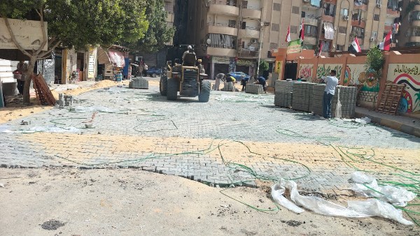 الجيزة.. تركيب الإنترلوك بشوارع صفط اللبن والطالبية