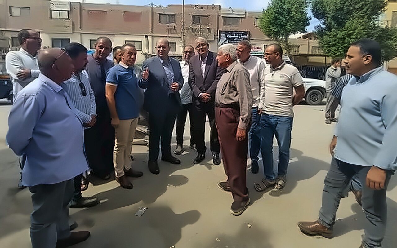 نائب محافظ الجيزة يتابع المشروعات الخدمية بأطفيح ويتفقد موقف السرفيس