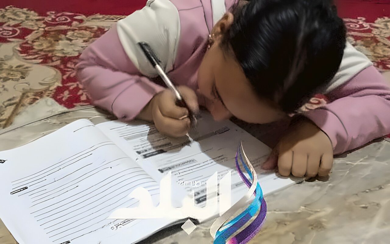 أزمة طالبة حدائق أكتوبر تثير الجدل بعد قرار ردها لثالثة ابتدائي ووالدها: استلمنا كتب الصف الرابع