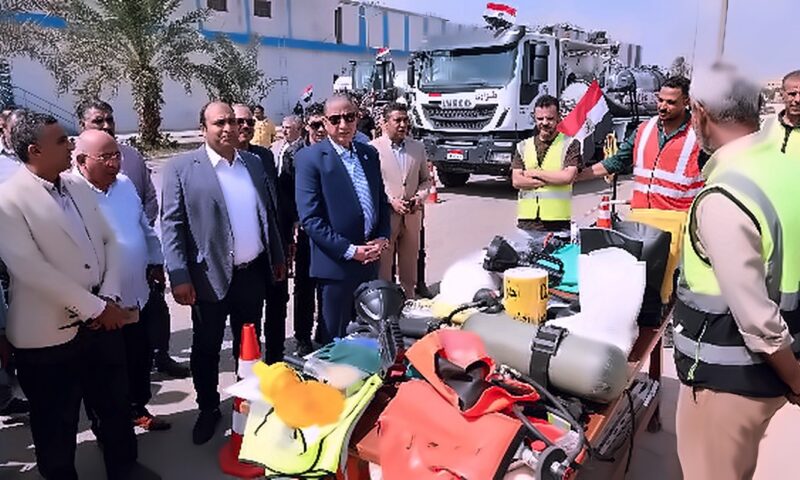 محافظ الجيزة يتفقد اصطفاف معدات شركة مياه الشرب والصرف الصحي استعدادًا لموسم الشتاء