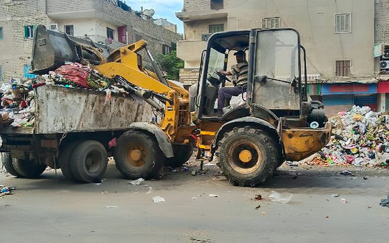 حملات مكثفة لرفع كفاءة النظافة بشارع عثمان محرم في الجيزة