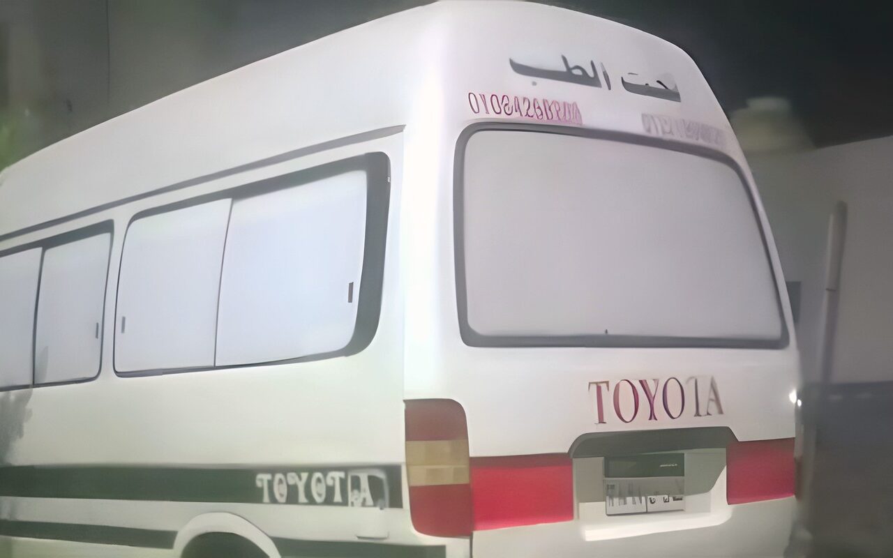 أهالي ضحايا حادث الصحراوي الغربي يتسلمون جثامين 10 ضحايا من مشرحة سنورس بالفيوم