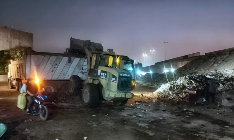 رفع 1200 طن مخلفات الرتش بجوار حرم الدائري في بولاق الدكرور