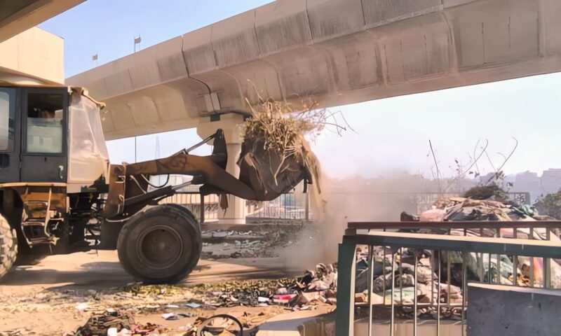 محافظ الجيزة يرصد حالات بناء بمحور اللبيني ويوجّه بمراجعة موقفها القانوني .. صور