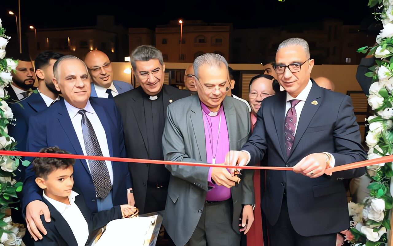 محافظ الجيزة يشهد افتتاح الكنيسة الإنجيلية المشيخية بمدينة الشيخ زايد