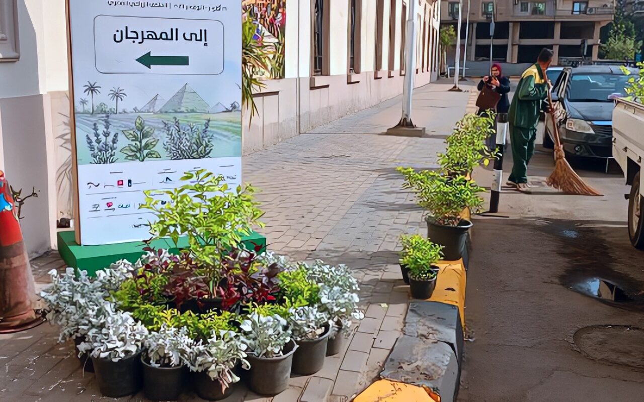 حملات مكثفة لرفع كفاءة النظافة بشارعي المتحف ووزارة الزراعة في الدقي