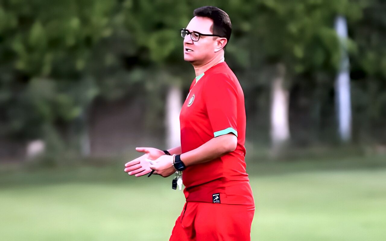4 انتصارات تشعل الأنظار من الزمالك.. كيف صنع بنهاشم بصمته مع مودرن سبورت؟