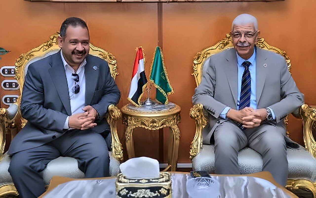 رئيس جامعة المنوفية يبحث مع معهد البحوث الفلكية تركيب محطة رصد زلزالي بالجامعة