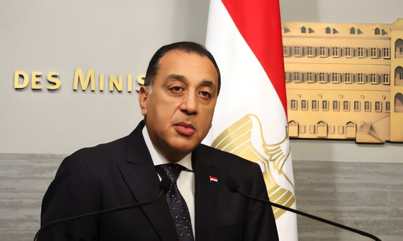 رسميًا.. الحكومة تقرر رفع الحد الأدنى للأجور لـ15 ألف جنيه.. موعد التطبيق والتفاصيل كاملة